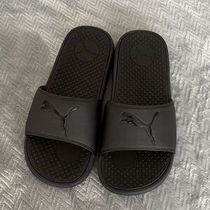 Women’s puma slide sandals black size 9